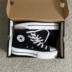 Converse Women’s Platform Black Sneakers